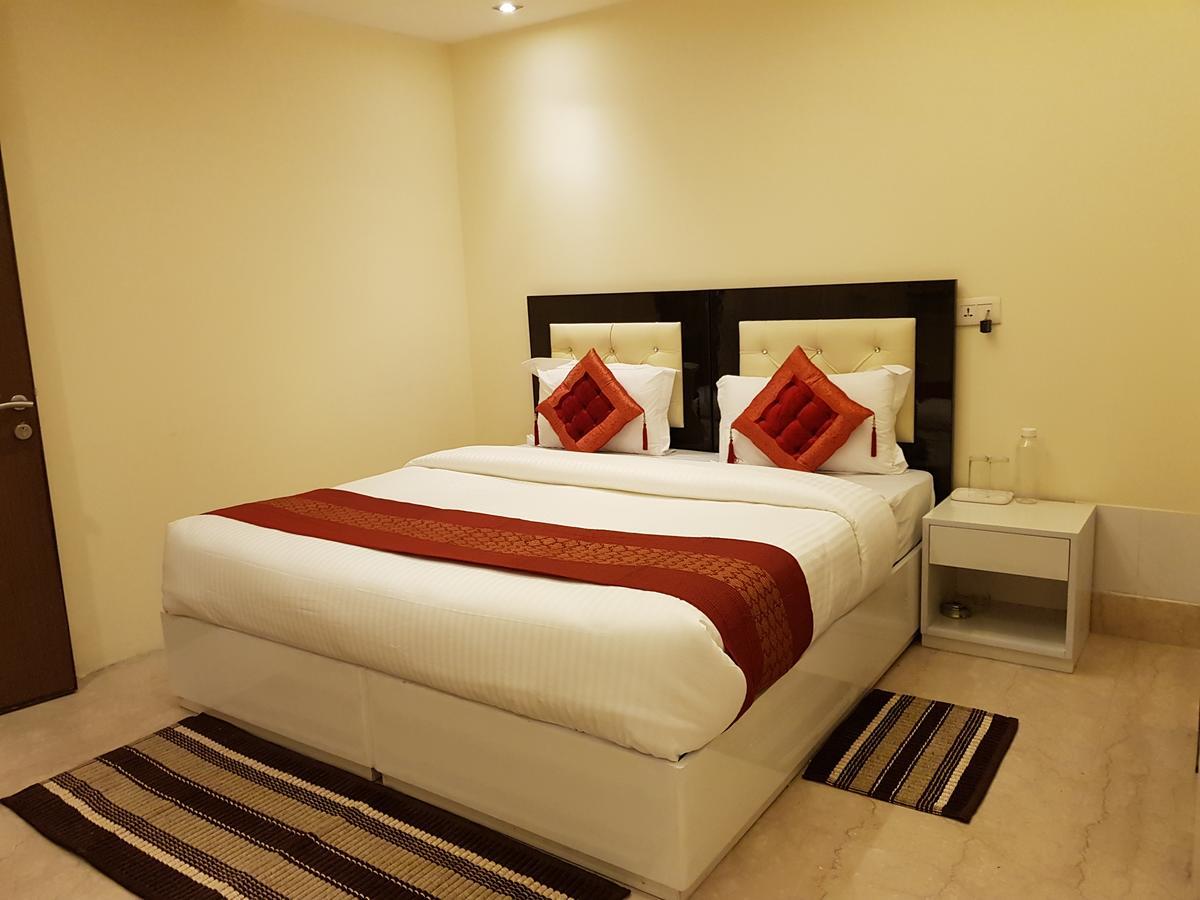 La Residenza Bed & Breakfast New Delhi Bagian luar foto