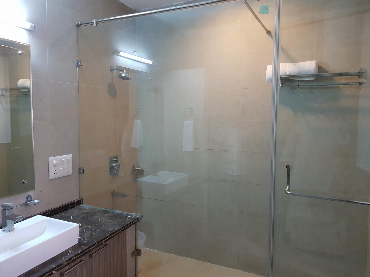 La Residenza Bed & Breakfast New Delhi Bagian luar foto