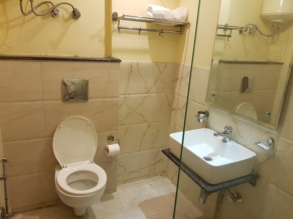 La Residenza Bed & Breakfast New Delhi Bagian luar foto