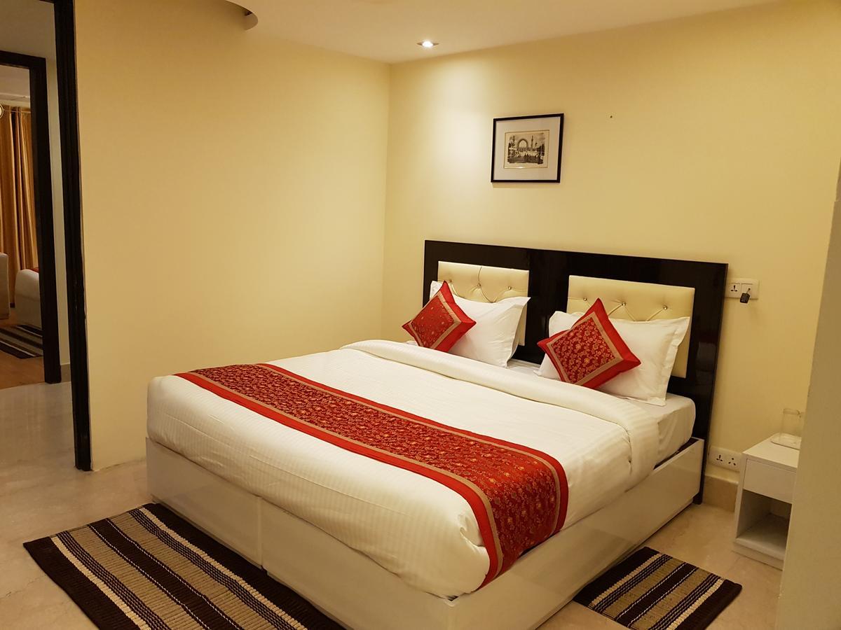 La Residenza Bed & Breakfast New Delhi Bagian luar foto