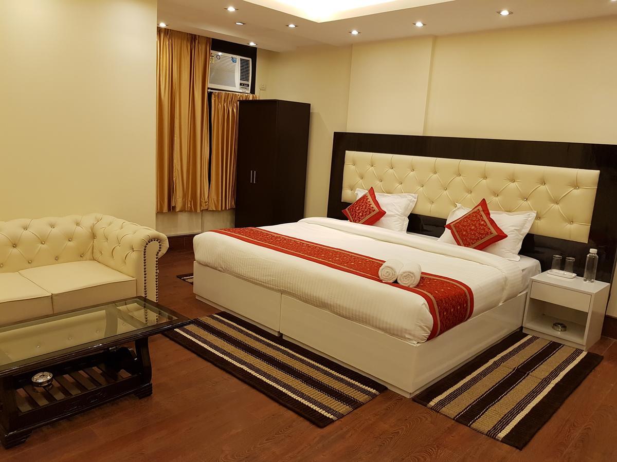 La Residenza Bed & Breakfast New Delhi Bagian luar foto