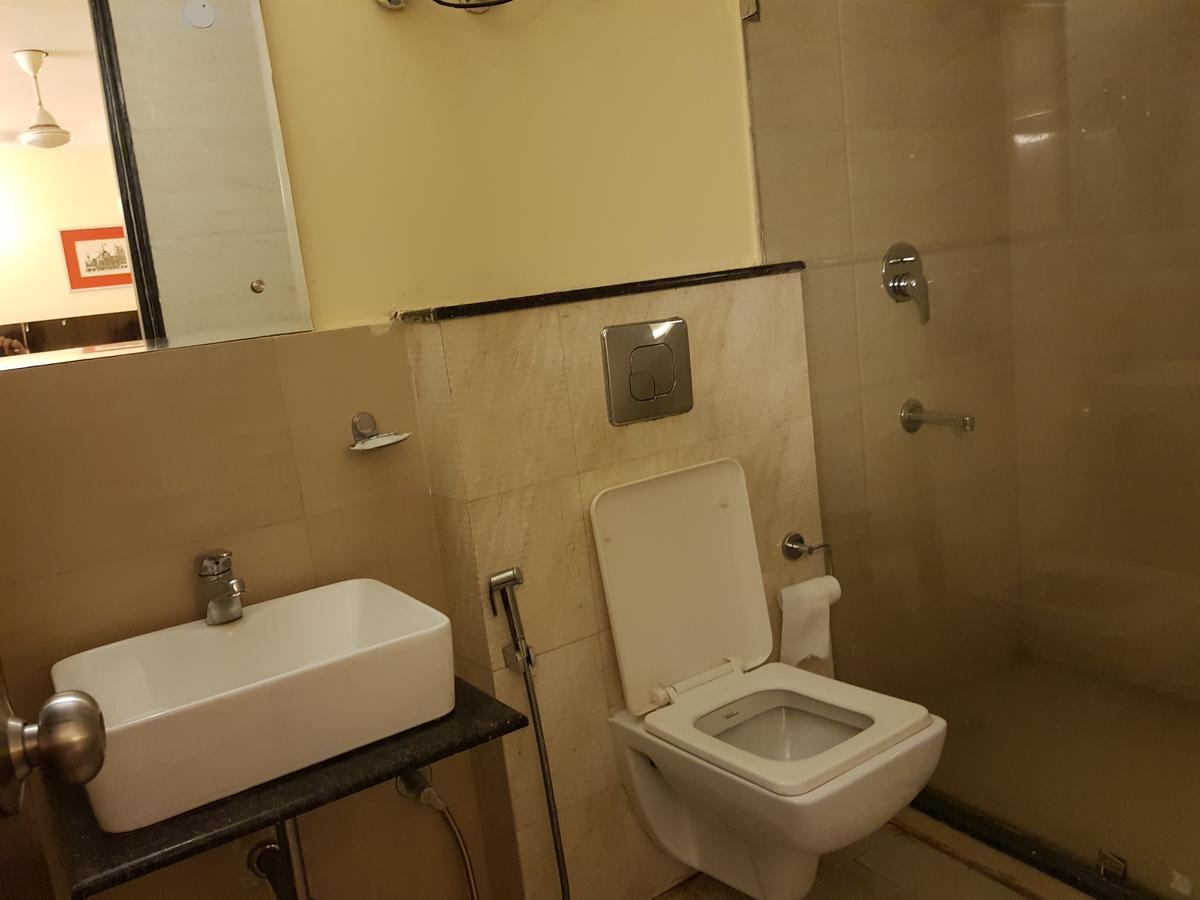 La Residenza Bed & Breakfast New Delhi Bagian luar foto