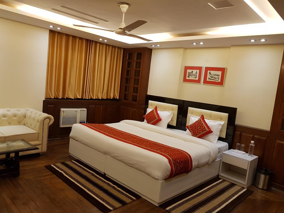 La Residenza Bed & Breakfast New Delhi Bagian luar foto